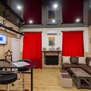 https://tasyaker-art-house.alltbilisihotels.com