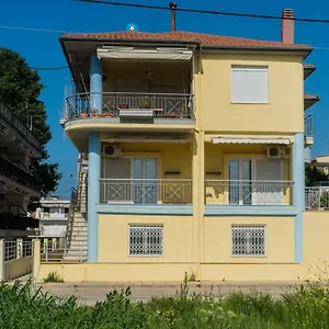 Case de vacanță Paralia, Flogita