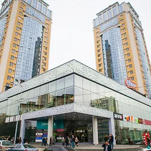 https://black-and-white-apartments-in-smart-plaza.hotels-of-kiev.com
