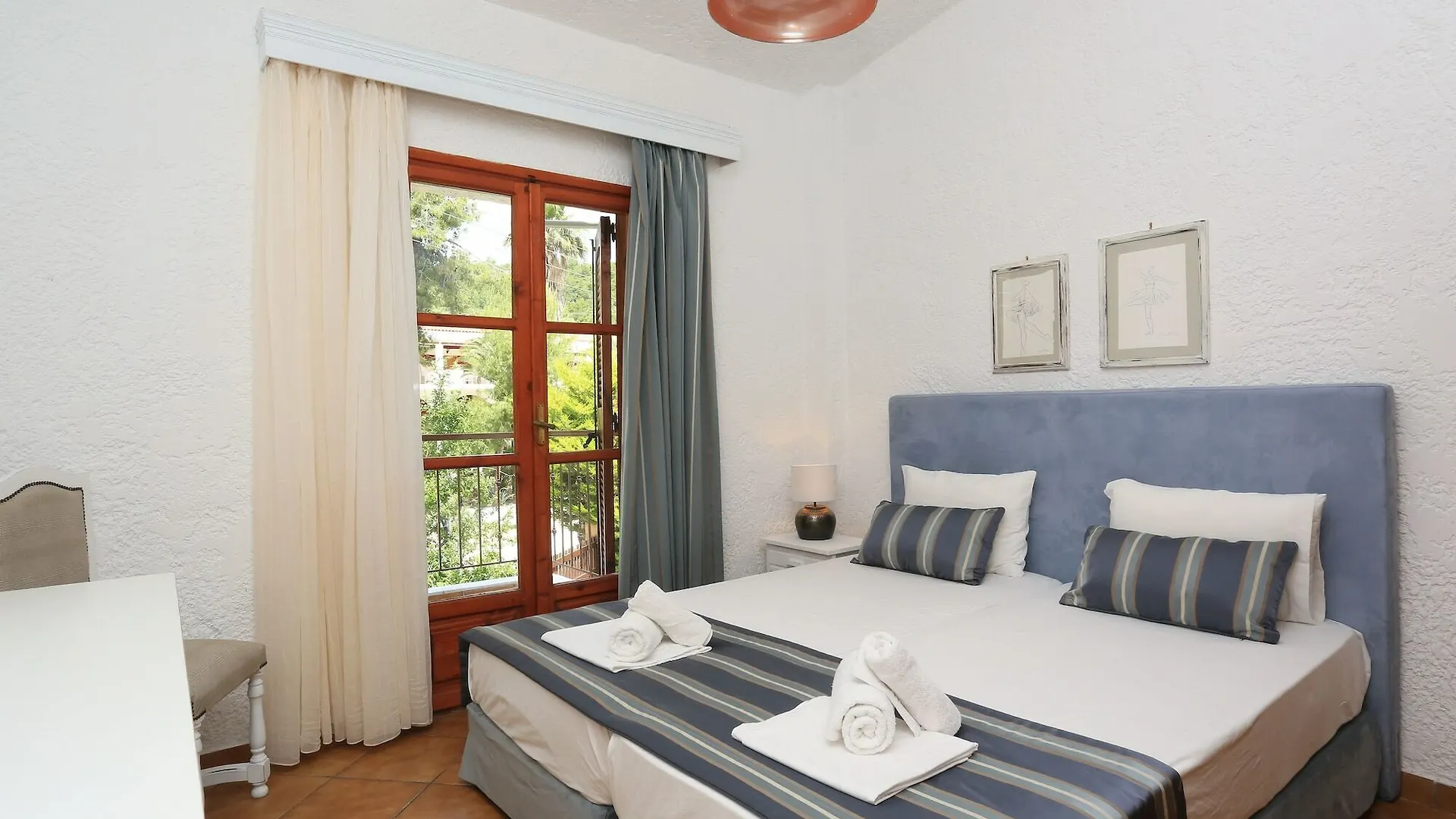 Maison La Mer Agia Paraskevi  Apartment